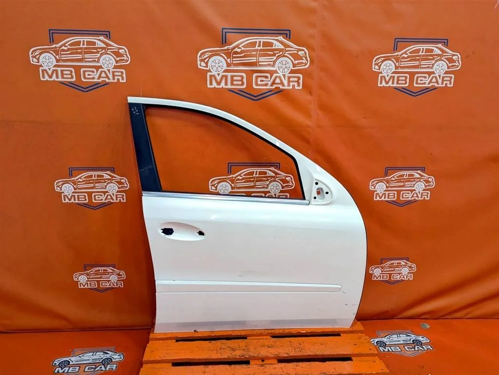 Дверь передняя правая Mercedes-Benz