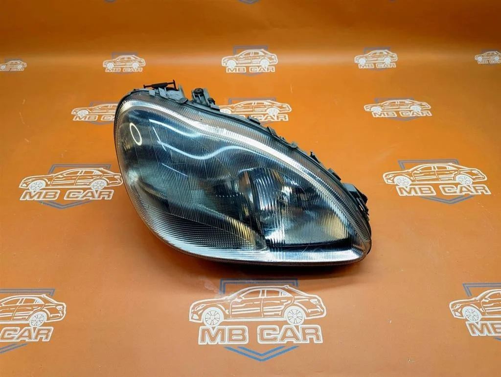 Фара правая Mercedes-Benz