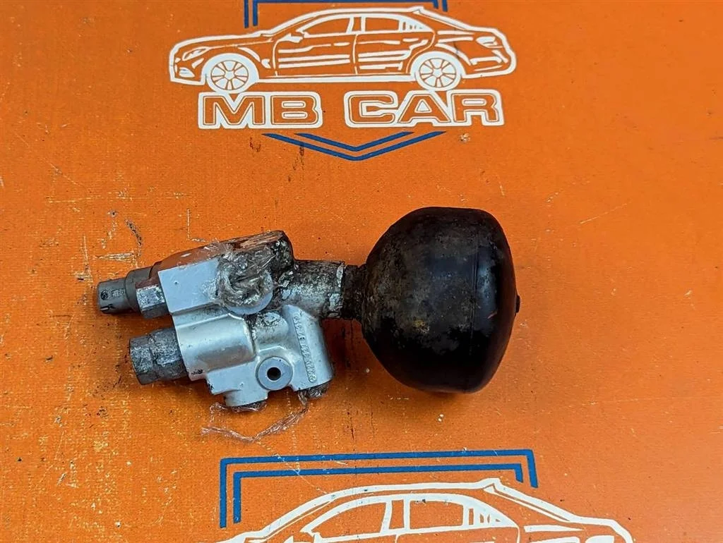 Блок клапанов гидроподвески Mercedes-Benz