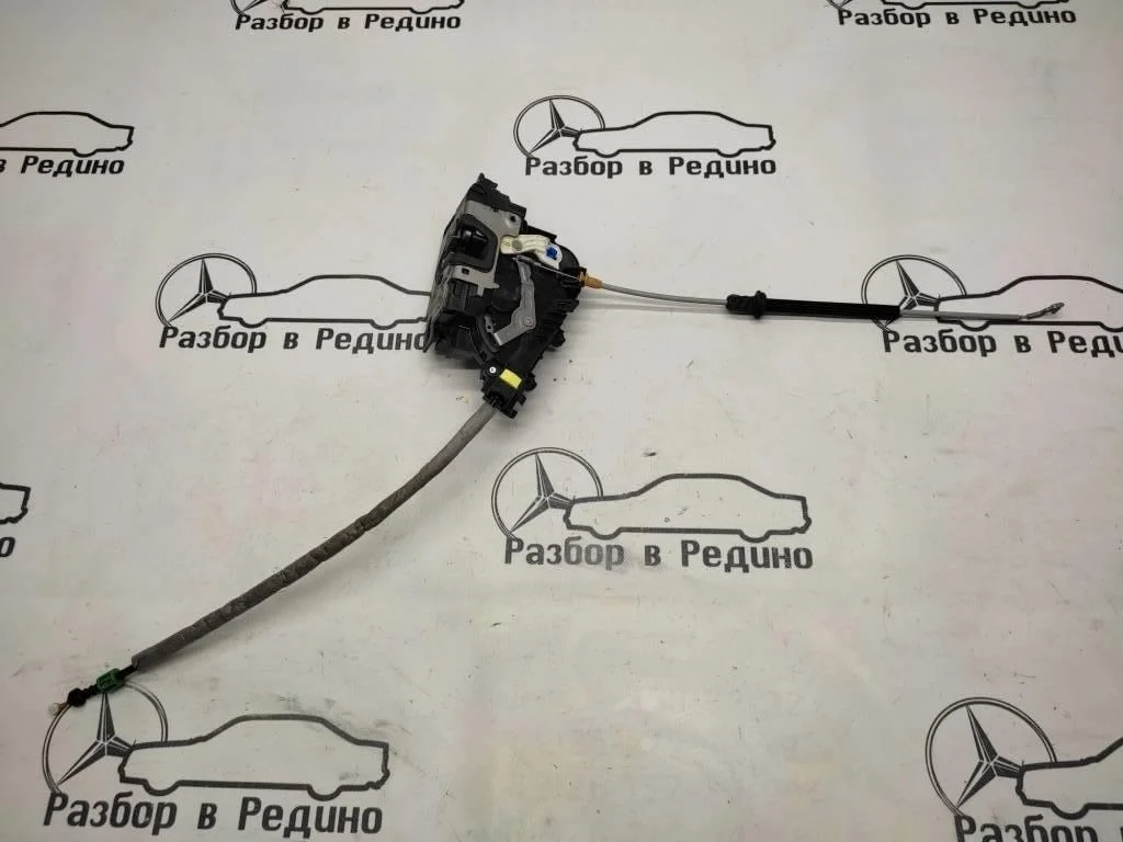 Замок двери передней левой Mercedes-Benz