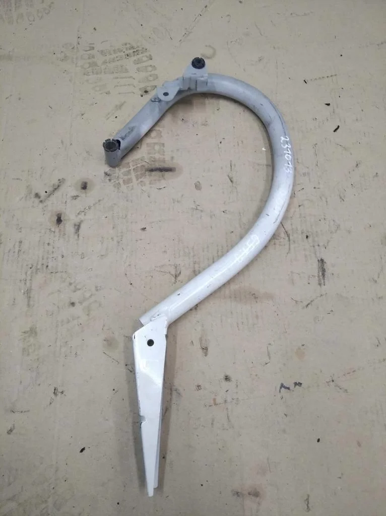 Петля крышки багажника Mercedes-Benz