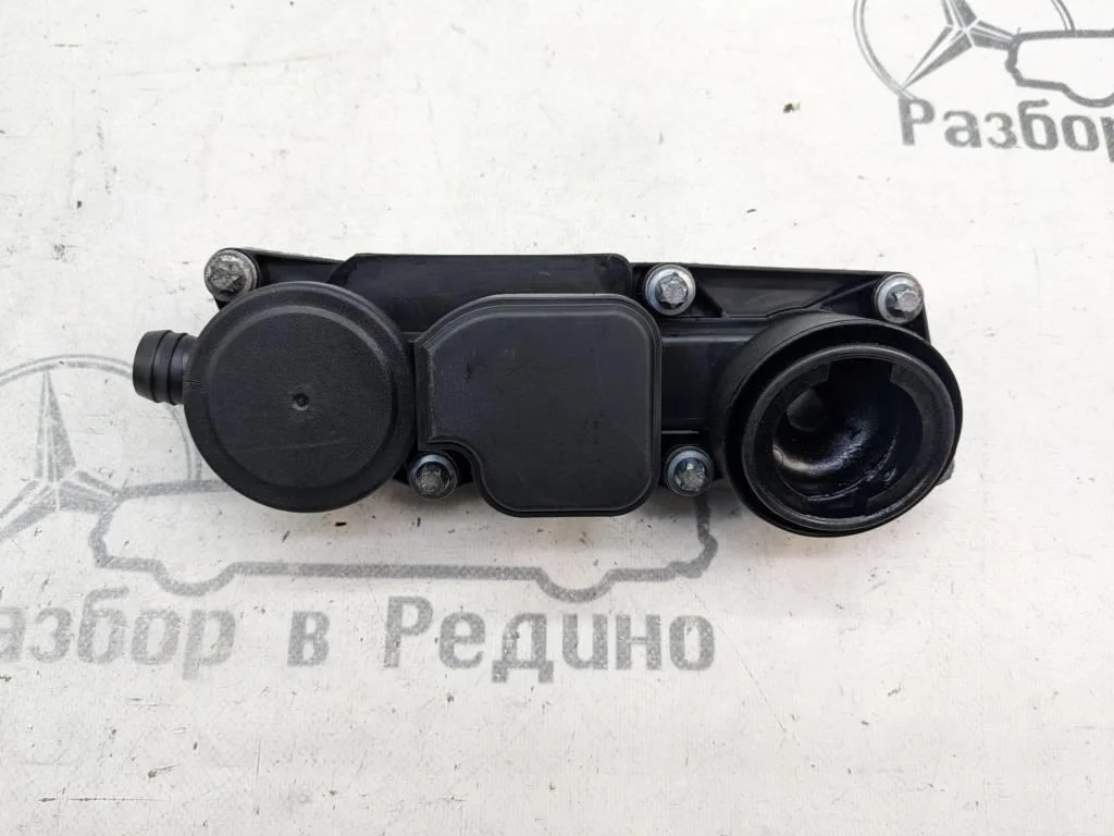 Маслозаливная горловина Mercedes-Benz