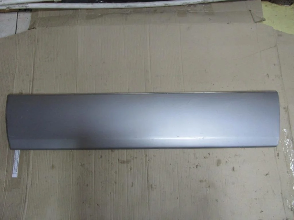 Молдинг двери Mercedes-Benz