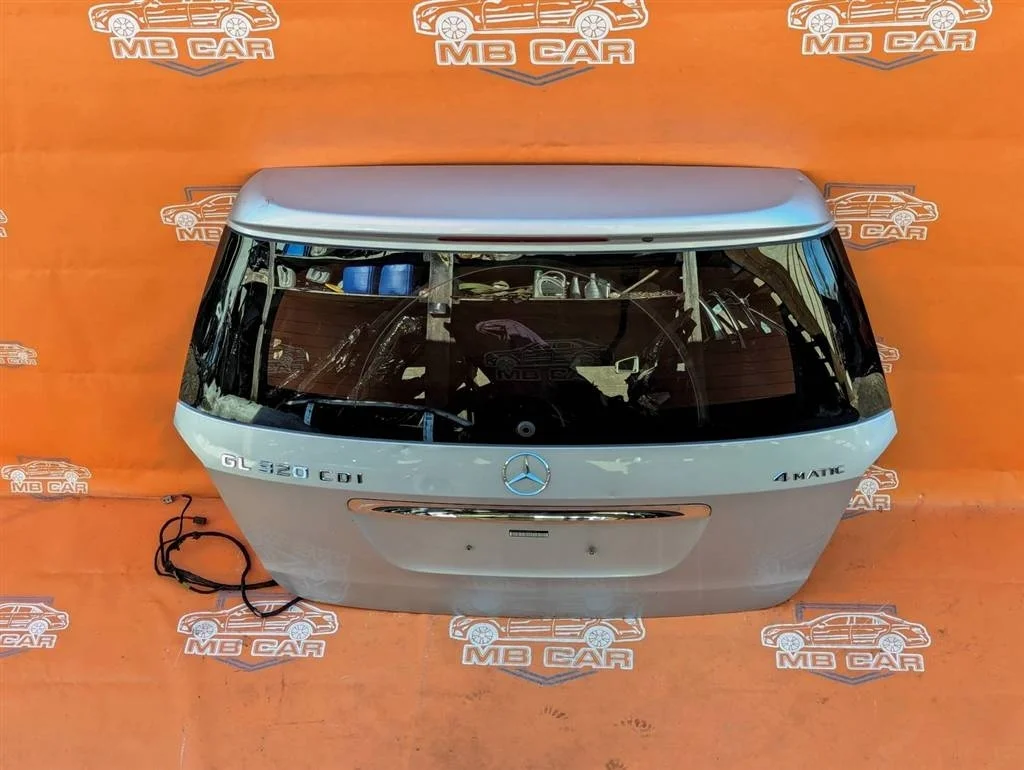 Крышка багажника Mercedes-Benz