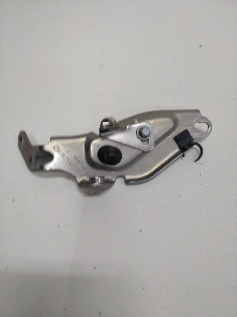 Кронштейн Mercedes-Benz