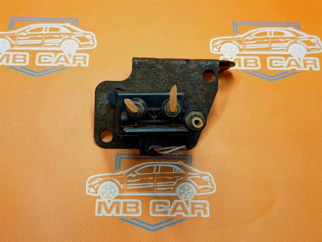 Блок клапанов пневмоподвески Mercedes-Benz