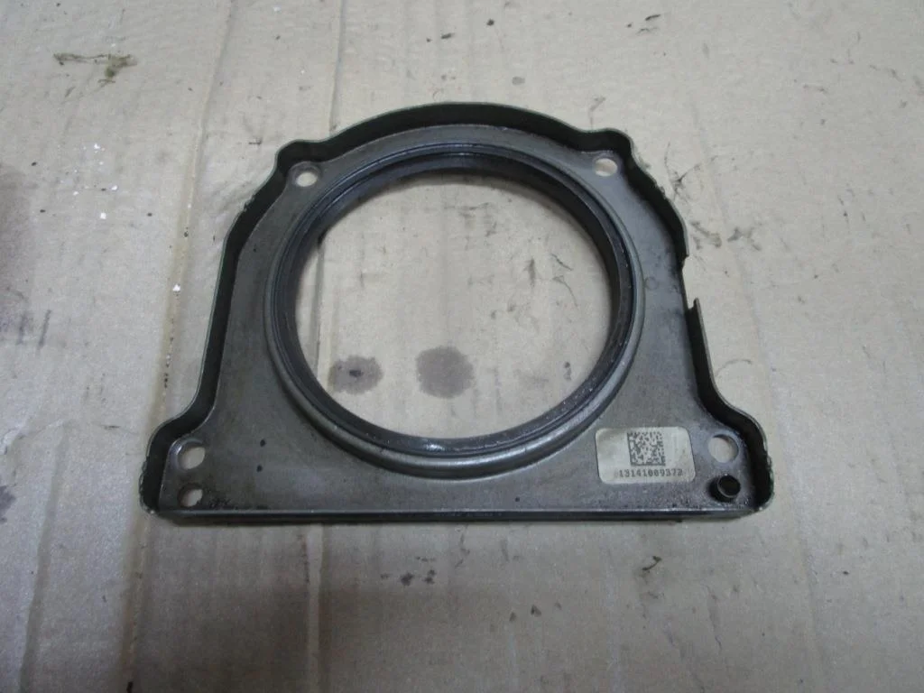 Крышка заднего сальника коленвала Mercedes-Benz