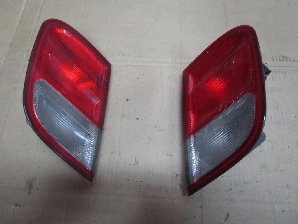 Фонарь крышки багажника Mercedes-Benz