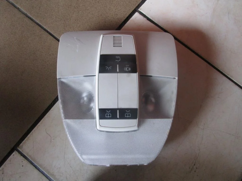 Плафон салона Mercedes-Benz