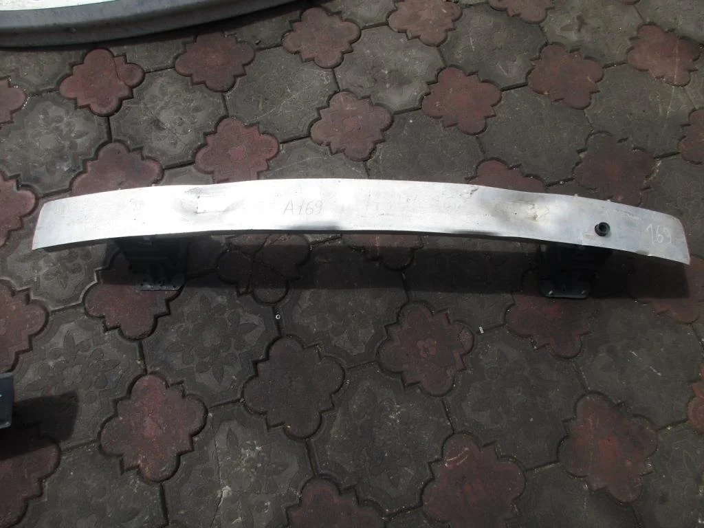 Усилитель переднего бампера Mercedes-Benz