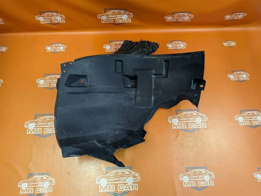 Подкрылок передний правый, задняя часть Mercedes-Benz