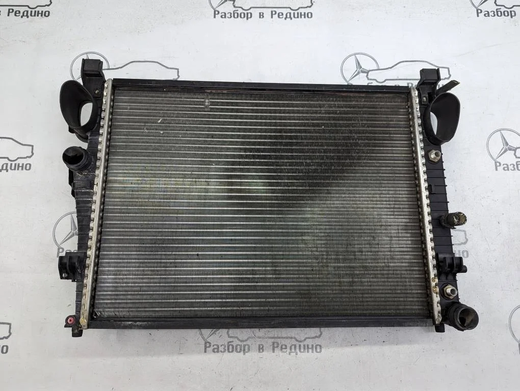 Радиатор Mercedes-Benz