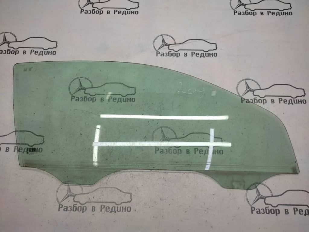 Стекло переднее правое Mercedes-Benz