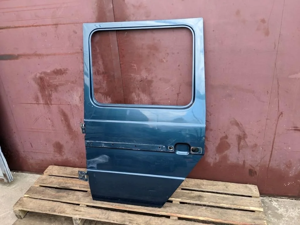 Дверь задняя левая Mercedes-Benz