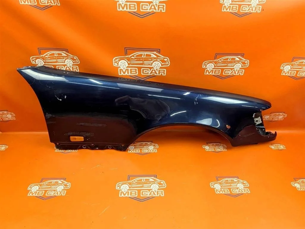 Крыло переднее правое Mercedes-Benz