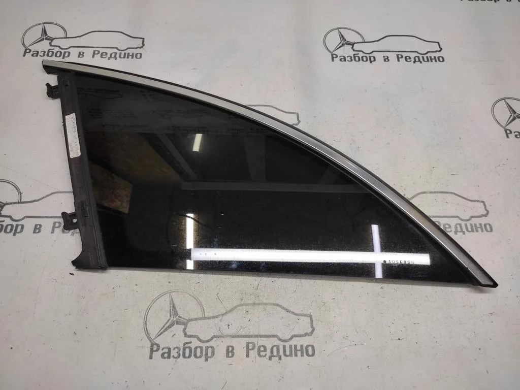 Стекло боковое Mercedes-Benz