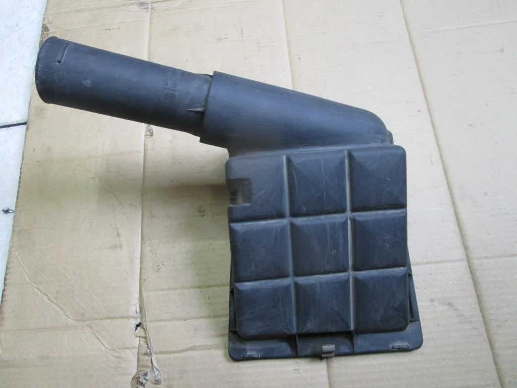 Крышка Mercedes-Benz