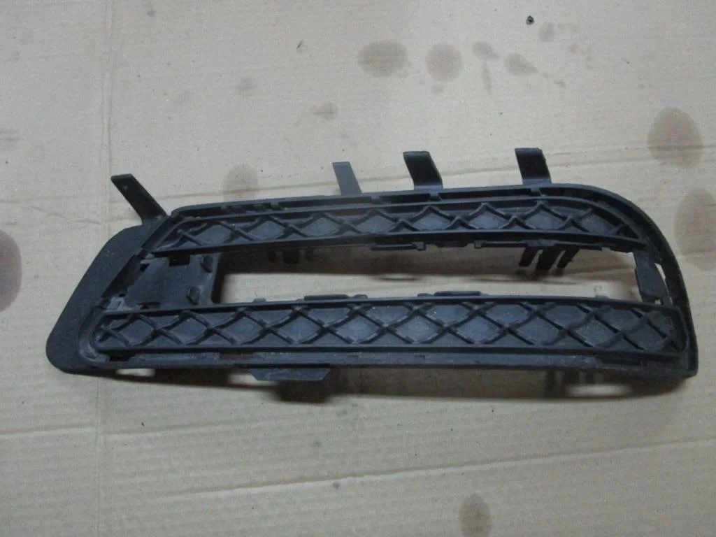 Решетка в бампер Mercedes-Benz
