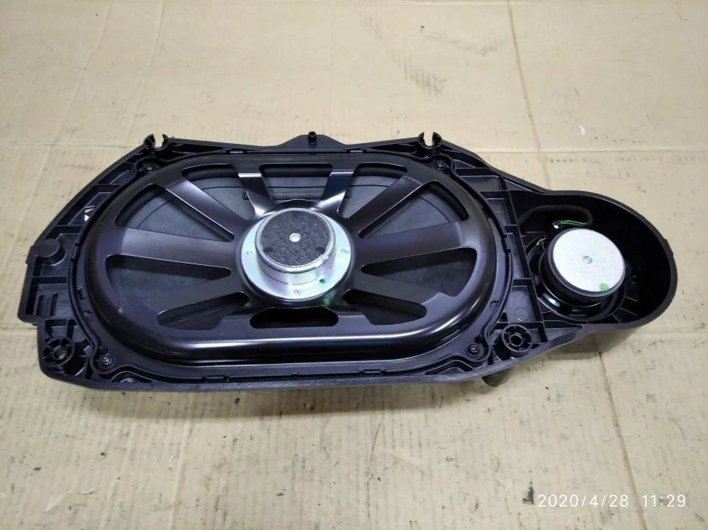 Сабвуфер Mercedes-Benz