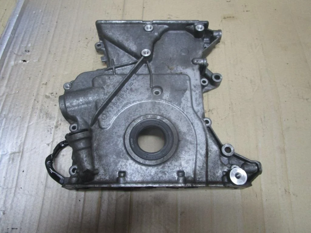 Крышка картера ГРМ Mercedes-Benz