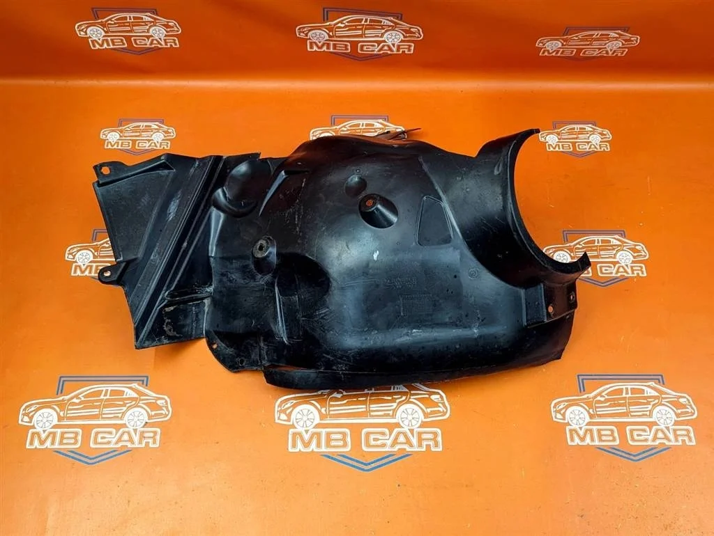 Подкрылок передний правый, задняя часть Mercedes-Benz