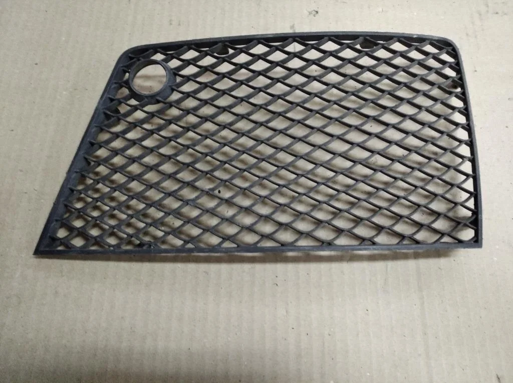 Накладка переднего бампера Mercedes-Benz