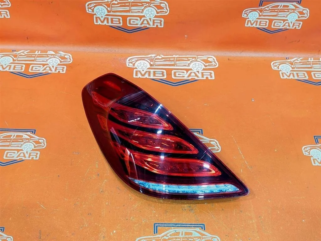 Фонарь задний левый Mercedes-Benz