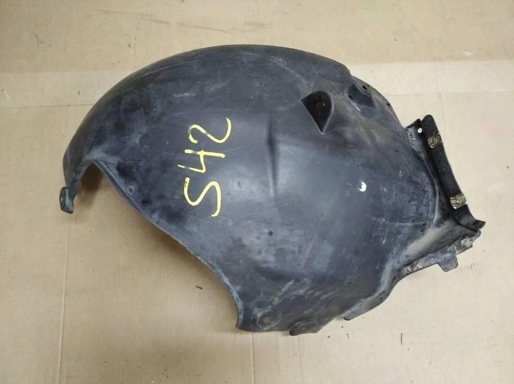 Подкрылок передний правый, задняя часть Mercedes-Benz