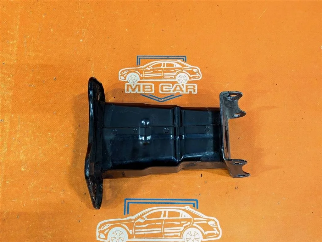 Кронштейн усилителя переднего бампера Mercedes-Benz