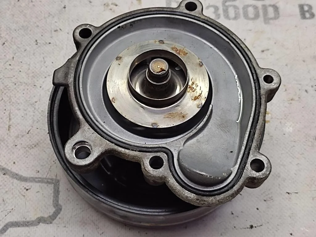 Помпа Mercedes-Benz