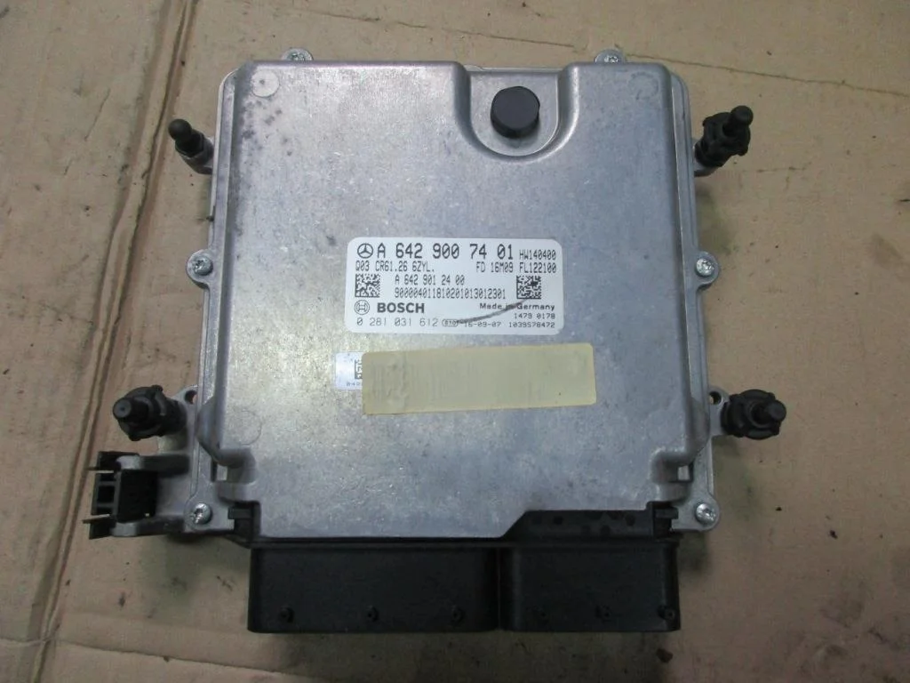 Блок управления двигателем Mercedes-Benz