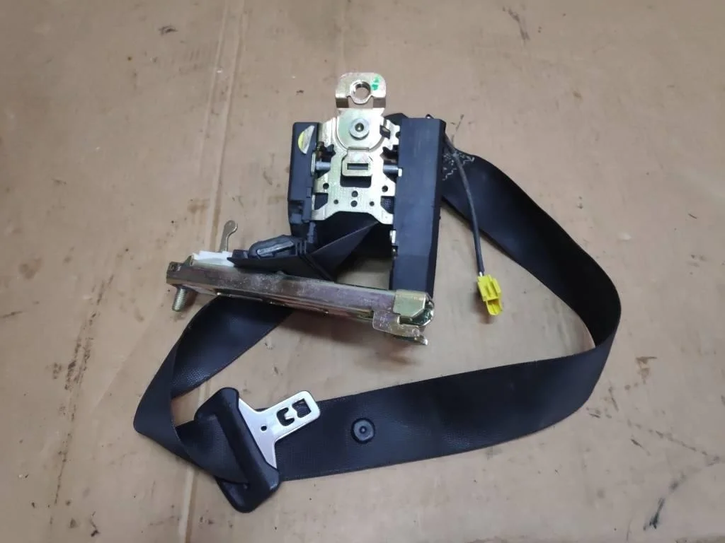 Ремень безопасности передний левый Mercedes-Benz