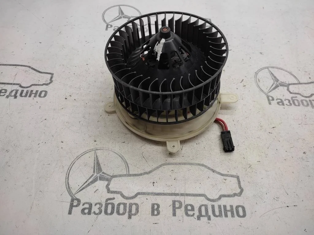 Моторчик отопителя Mercedes-Benz