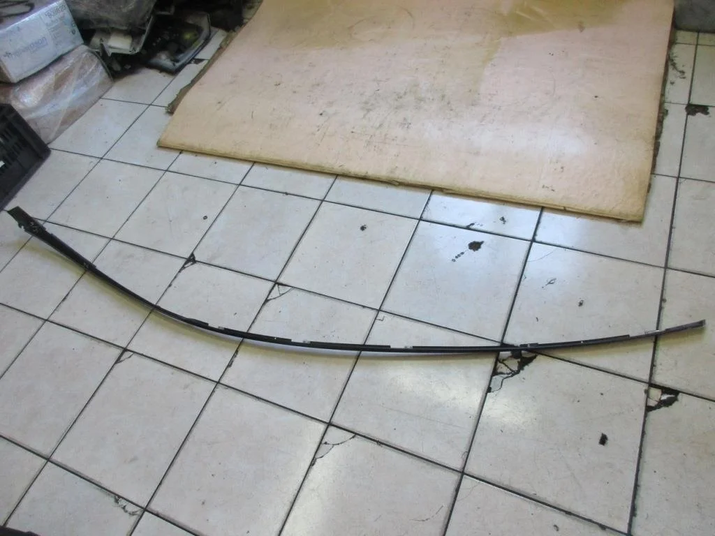 Молдинг крыши Mercedes-Benz