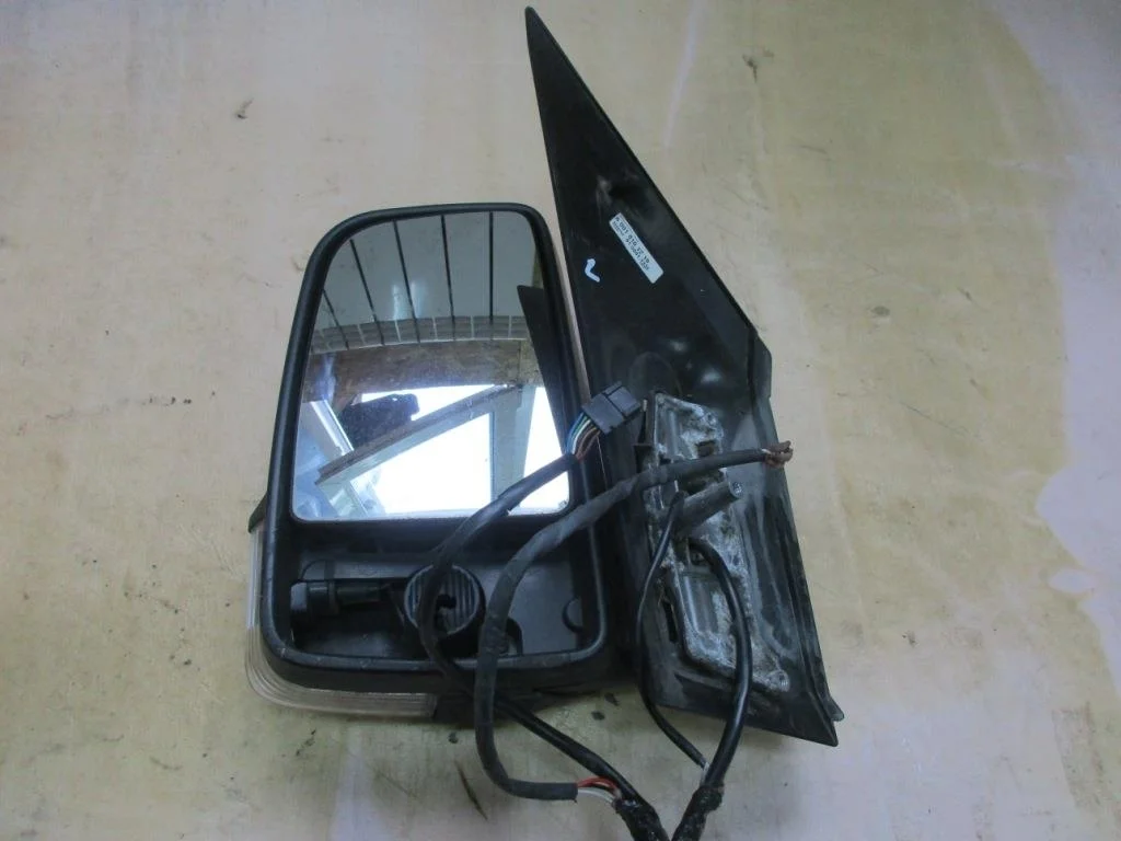 Зеркало левое Mercedes-Benz