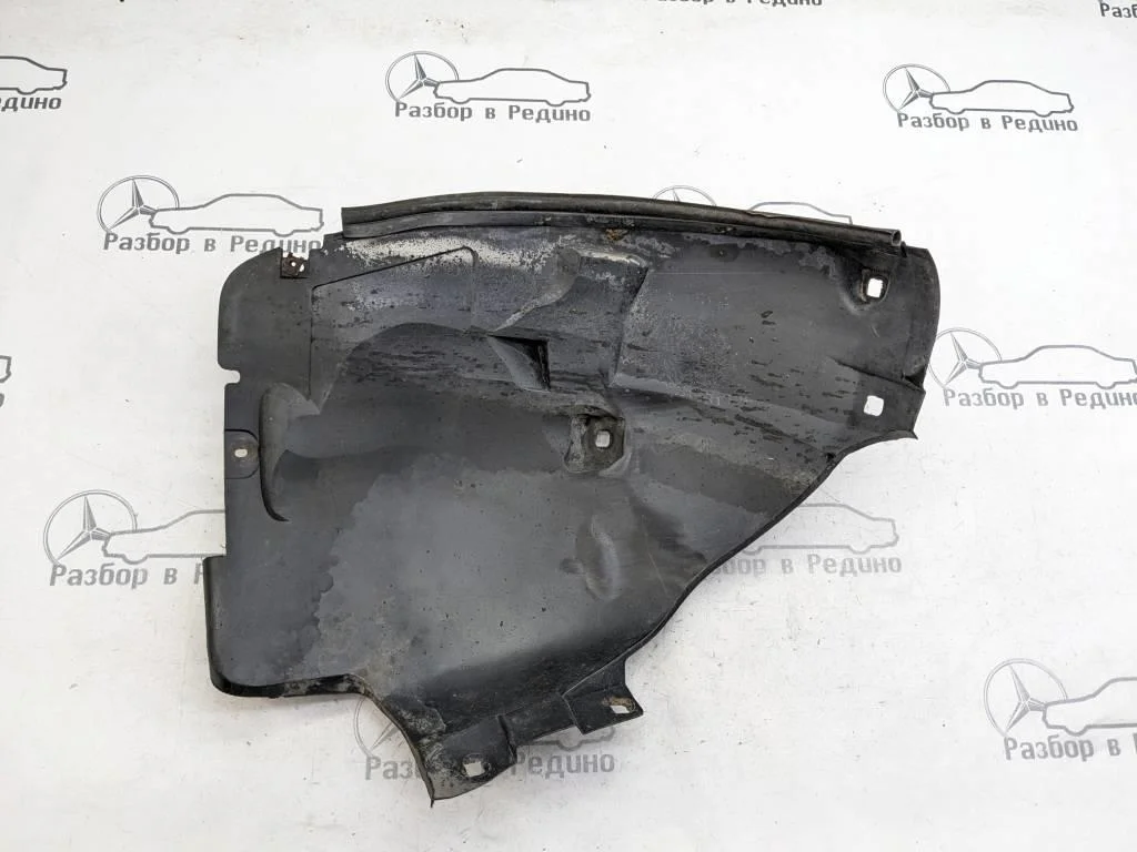 Подкрылок передний правый, задняя часть Mercedes-Benz