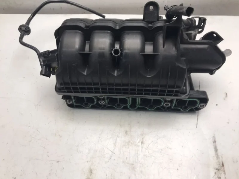 Коллектор впускной Opel Corsa D рестайлинг 2 2011—2014 55562260 A14XER