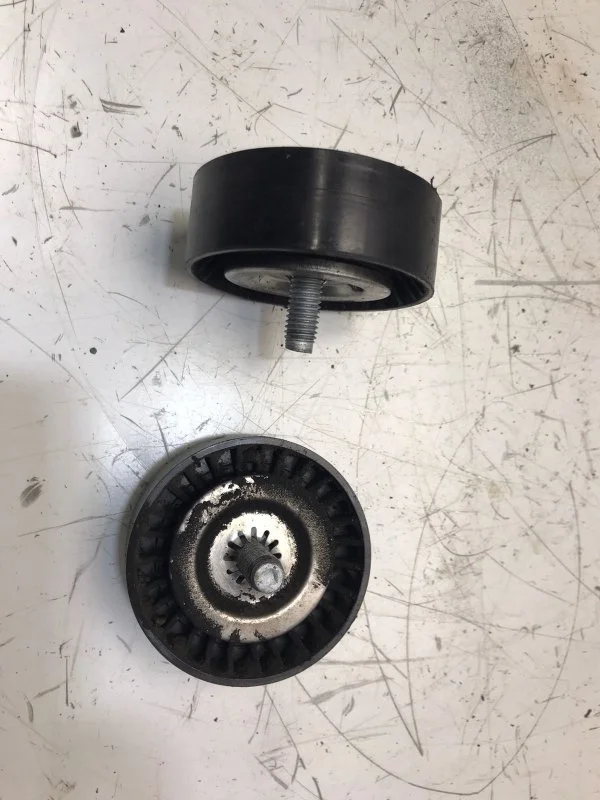 Ролик ГРМ обводной Mitsubishi Outlander 2 2006-2012 1341A005 4B12