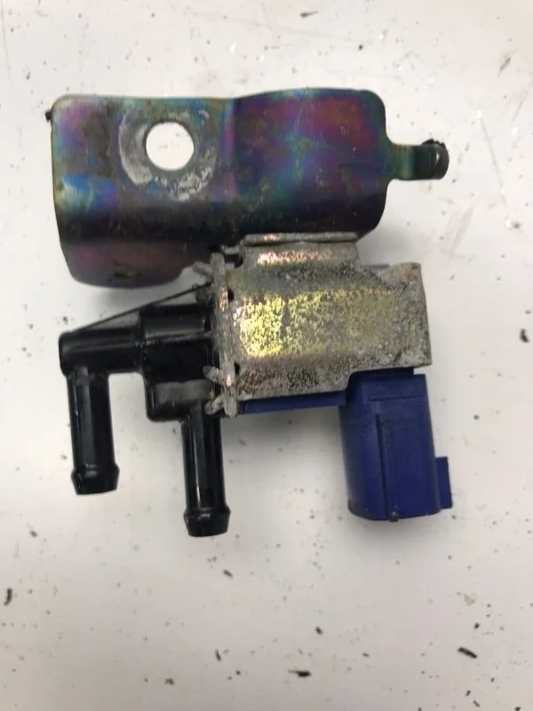 Клапан электромагнитный Nissan Almera N16 2000—2003