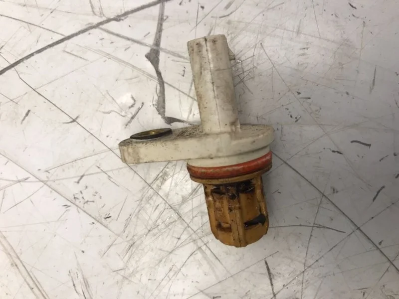 Датчик положения распредвала Opel Astra J 2009—2012 55566932 A14XER