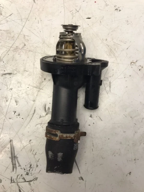 Термостат Ford C-MAX 2003-2010 1302167 QQDB