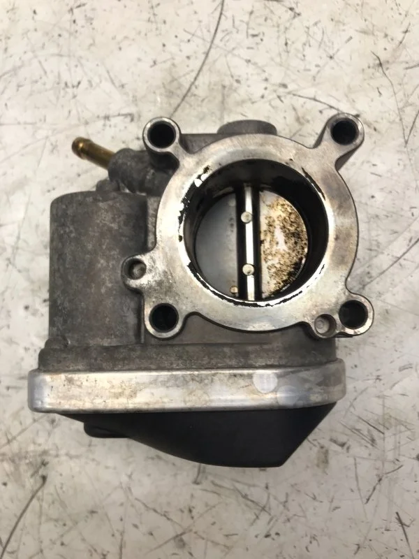 Заслонка дроссельная электрическая Volkswagen Golf Mk4 1997—2006 03C133062 BCA