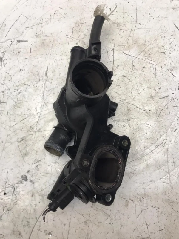 Корпус термостата Volkswagen Golf Mk4 1997—2006 032121111BM BCA