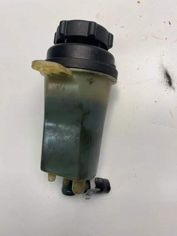 Бачок гидроусилителя руля Ford Focus 2 2004—2008