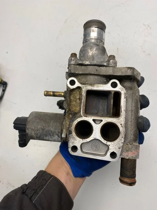 Корпус термостата Opel Astra H 2004—2008