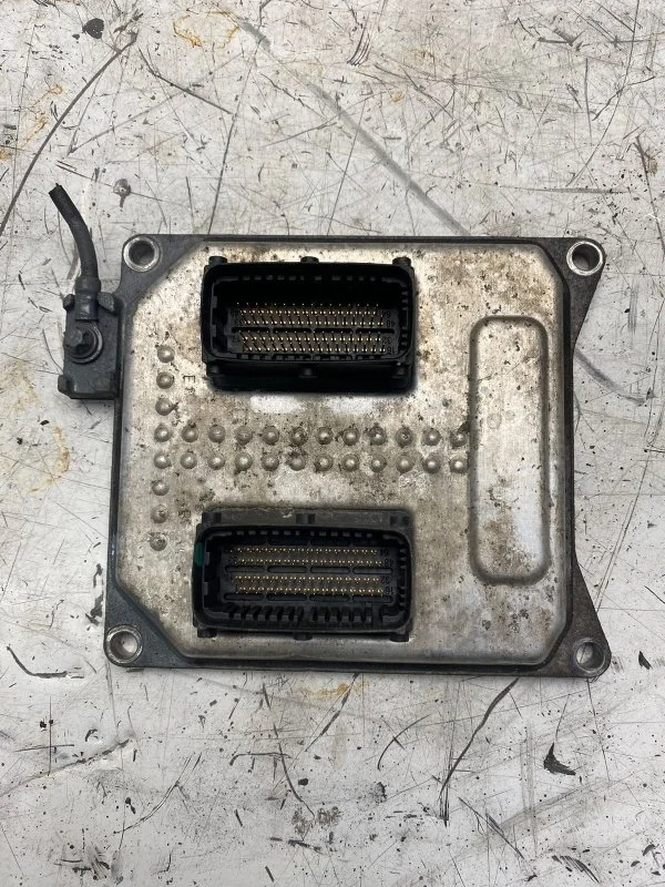 Блок управления двигателем Opel Astra J 2009-2012