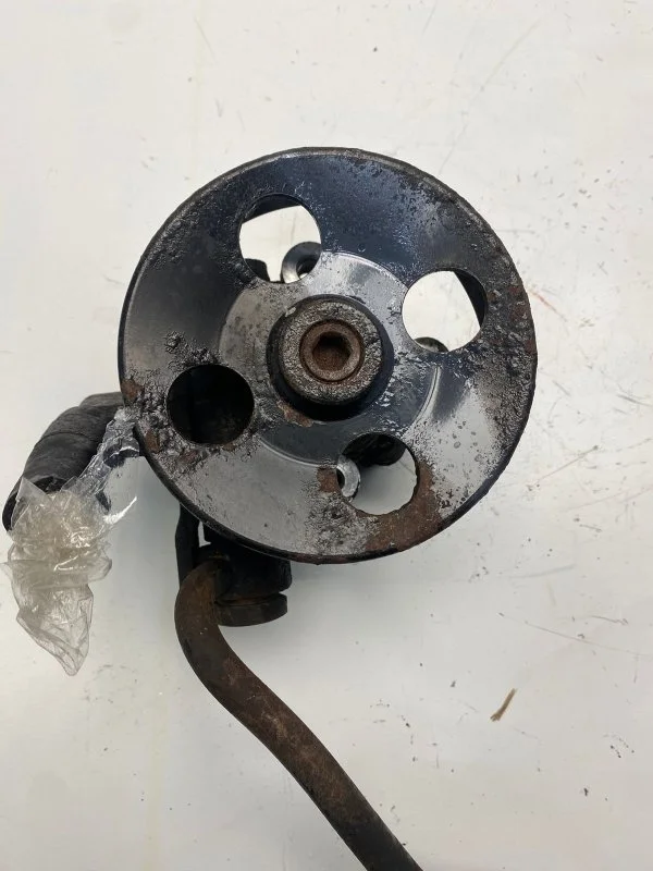 Насос гидроусилителя руля Hyundai Santa Fe 1 2000-2012 5710026200 D4EA