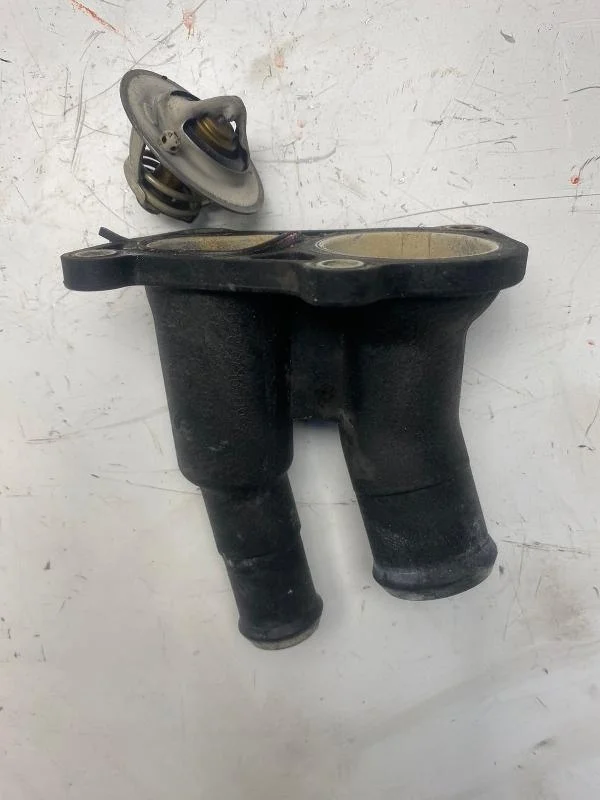 Корпус термостата Ford Focus 2 2004—2008