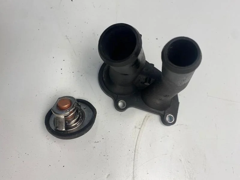 Корпус термостата Ford Fiesta 2002-2008