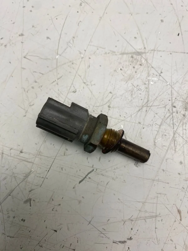 Датчик температуры охлаждающей жидкости Toyota RAV4 2000-2005 8942233030 1AZ-FE